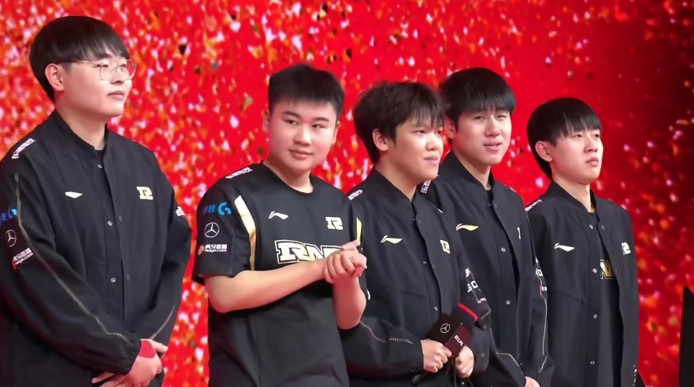 负盛名的男 负盛名的男